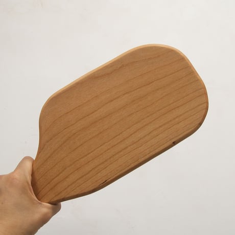 CBHK_211ひとつひとつ形が違うカッティングボード (チェリー材) 34.5×15.5cm