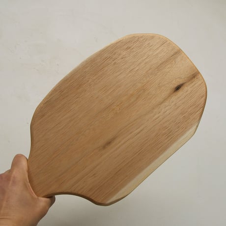 CBHK_202ひとつひとつ形が違うカッティングボード　(クルミ材)