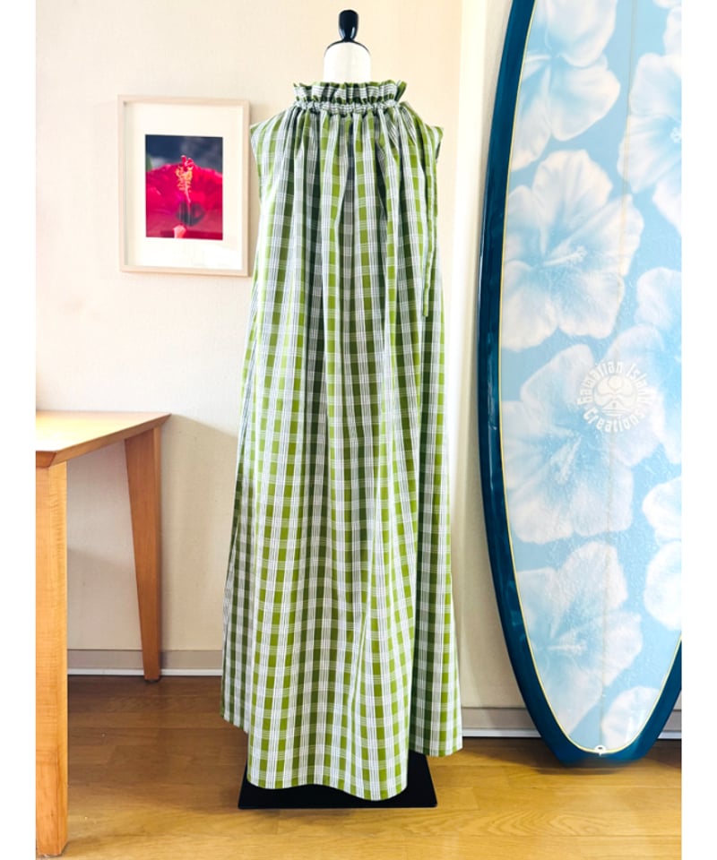 ヘアメイクアップ後でも崩さず着れるワンピース パラカ AVOCADO