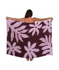 Hawai'ian Pareo    TAHITIAN GARDEN TIARE   Burgundy Cherry Blossom  HNLS03597-8490
