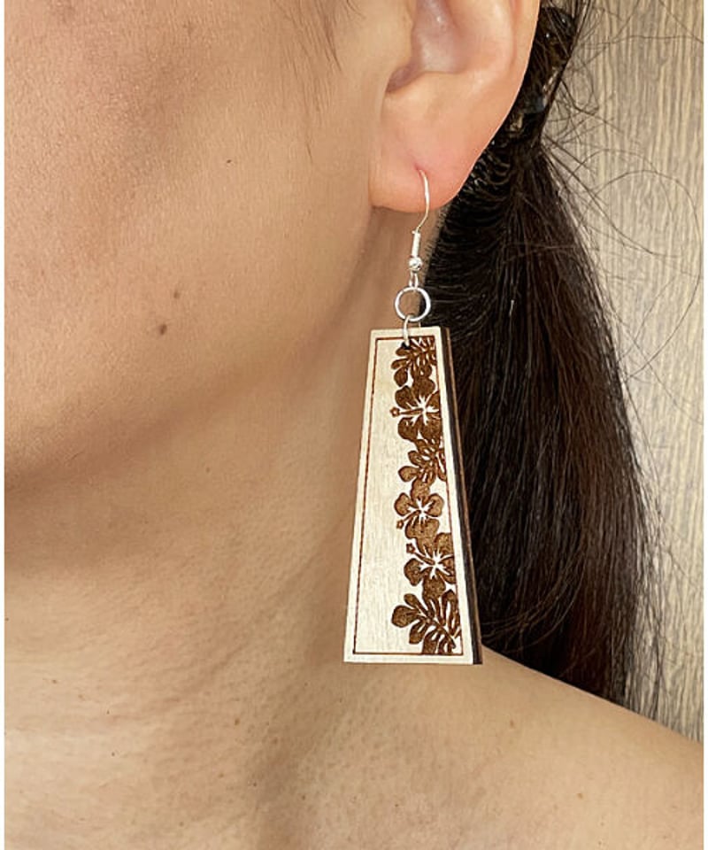 ナチュラルウッド ピアス ハイビスカス HNLS03249-5530 | Lei