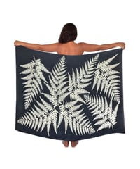 Hawai'ian Pareo  PalaPalai  BLACK PAPYRUS  HNLS03744-96410
