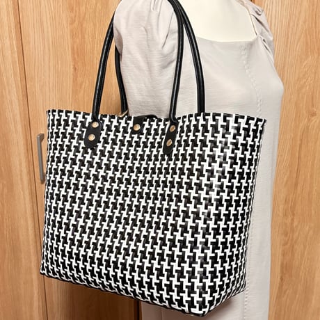 ♦︎HG デザイン TOTE ♦︎【White x Black】（ホワイト x ブラック）♦︎ 千鳥 ♦︎M