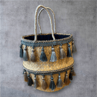 「Luna Tassel Basket（ルナ タッセル バスケット）」　自然素材