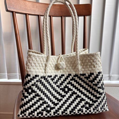 GP ボックストート　横型　M ＊ ホワイト/ブラック