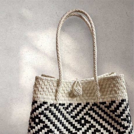 GP ボックストート　横型　M ＊ ホワイト/ブラック