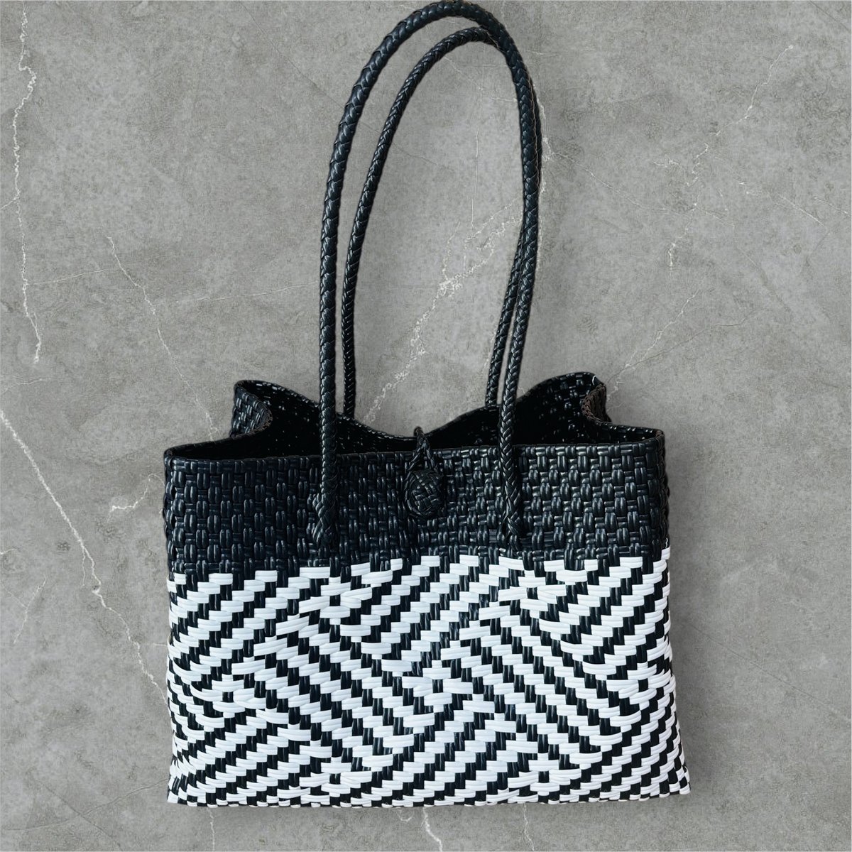 GP ボックストート 横型 M ブラック/ホワイト | true tree