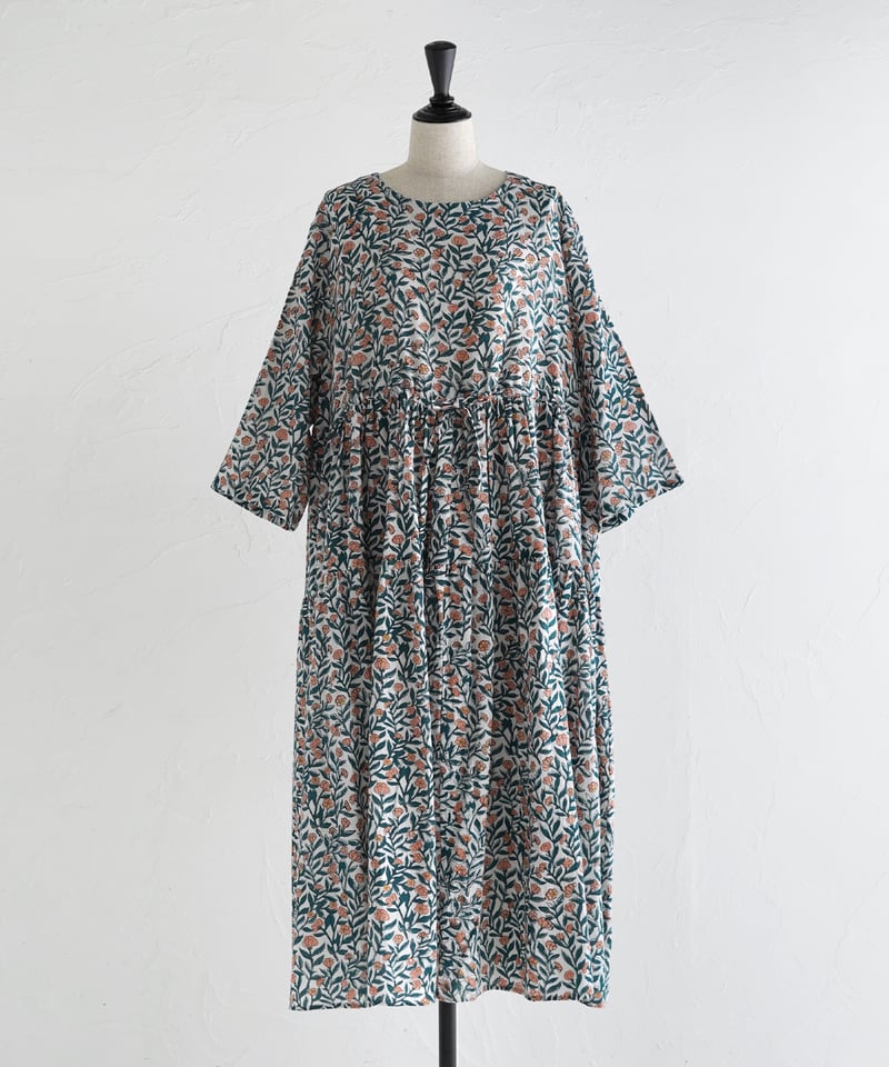 新品タグ付きKapuwa カディ花柄ワンピース 新品タグ付きKapuwa カディ花柄ワンピース