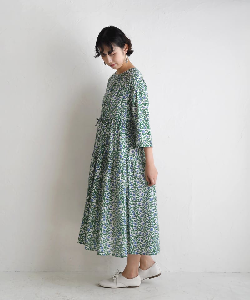 極美品 Kay me ラウンドネック グリーン ワイルドフラワー ワンピース M WILD FLOWER カディティアードワンピース | kapuwa