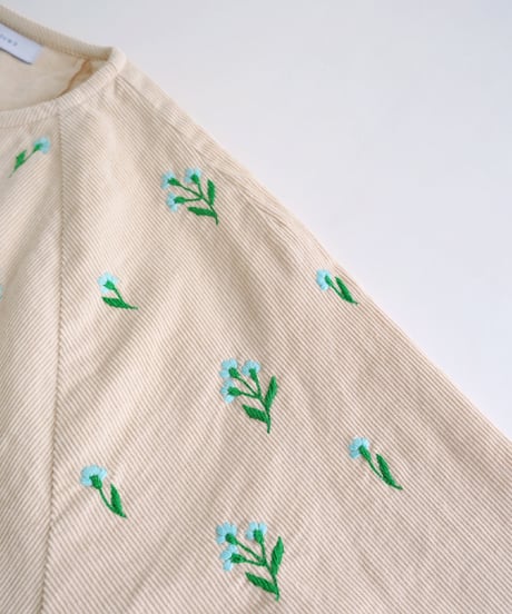 アリ刺繍コーデュロイコート