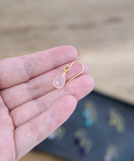 天然石ピアス / ゴールド