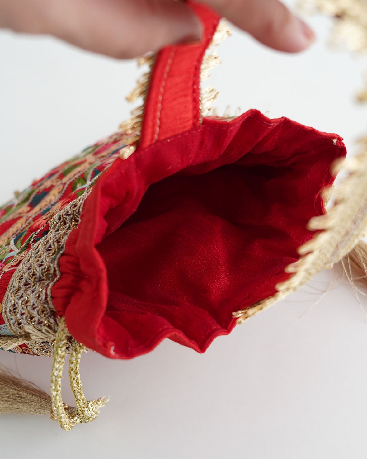 インド雑貨】フラワー刺繍ミニ巾着バッグ | kapuwa