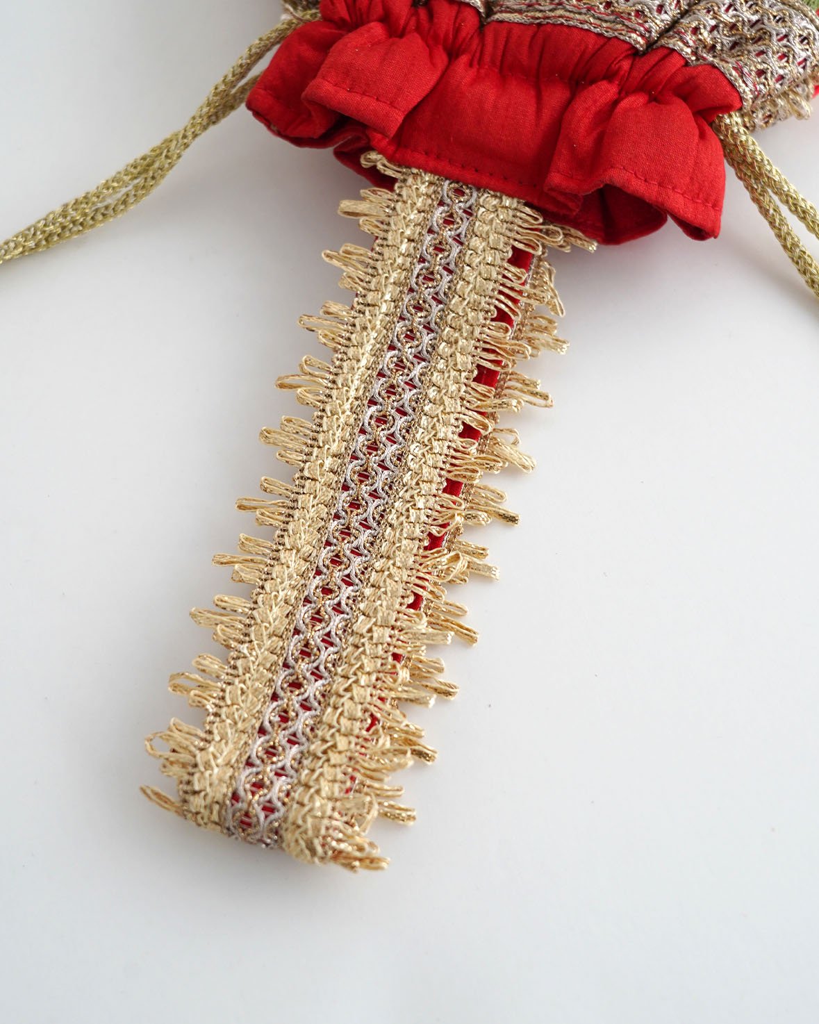 インド雑貨】フラワー刺繍ミニ巾着バッグ | kapuwa