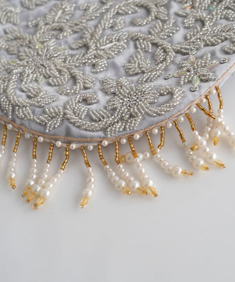 ロラライハリス♡ベージュベルベット♡刺繍のふんわり肩掛け巾着バッグ♡ ロラライハリス♡ベージュベルベット♡刺繍のふんわり肩掛け巾着