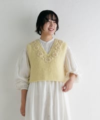 【ネパールハンドメイドニット】手編みフラワーモチーフベスト