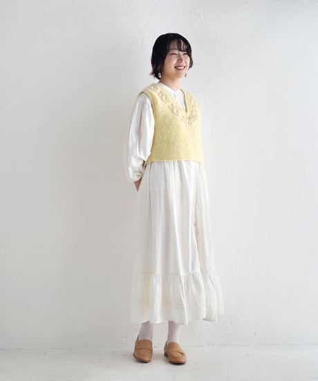 【ネパールハンドメイドニット】手編みフラワーモチーフベスト