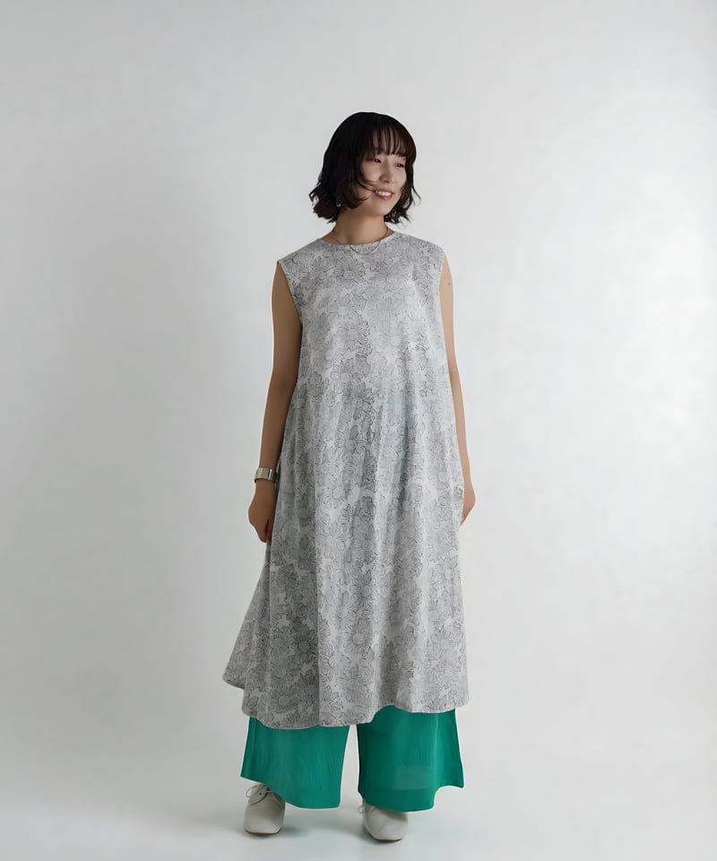 新品タグ付きKapuwa カディ花柄ワンピース 新品タグ付きKapuwa カディ花柄ワンピース