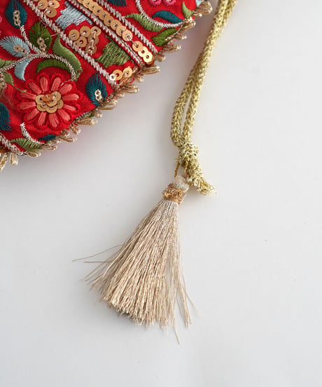 【インド雑貨】フラワー刺繍ミニ巾着バッグ