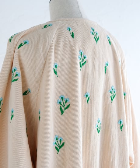 アリ刺繍コーデュロイコート