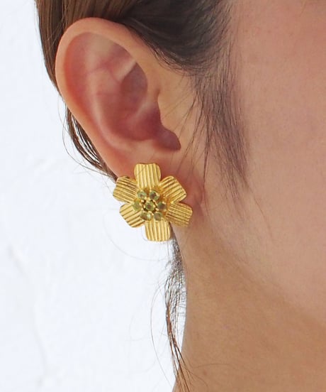 フラワーモチーフピアス / シルバー