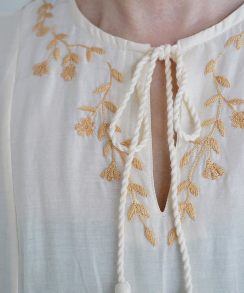 コットンシルク アリ刺繍ワンピース | kapuwa