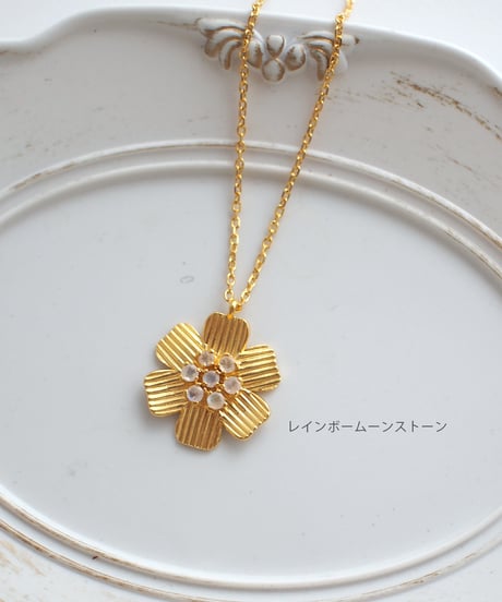 フラワーモチーフネックレス / ゴールド