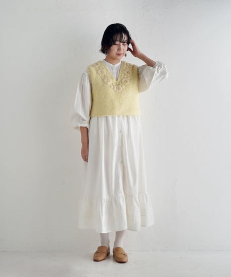 【ネパールハンドメイドニット】手編みフラワーモチーフベスト