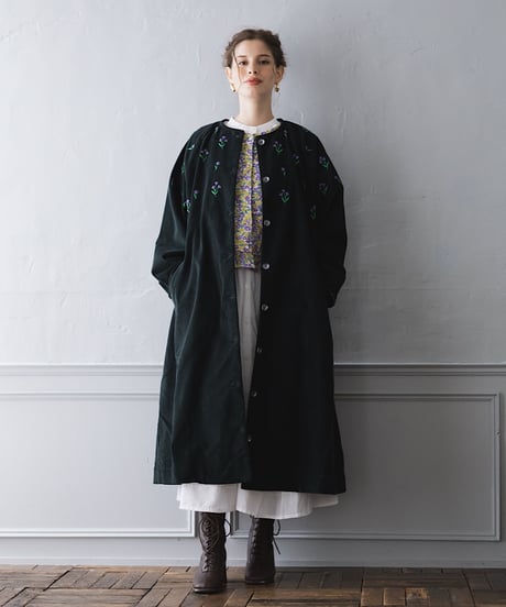 アリ刺繍コーデュロイコート