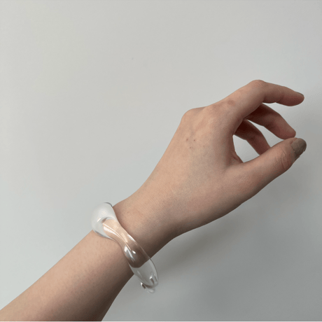 《予約販売》clear uneune bangle