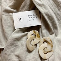 beige marble chainピアス・イヤリング