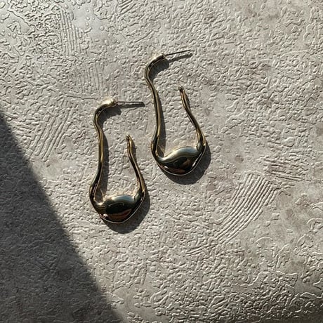 《予約販売》gold winding wave   pierce・earring