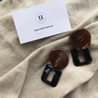 brownパーツ×black squareパーツピアス・イヤリング