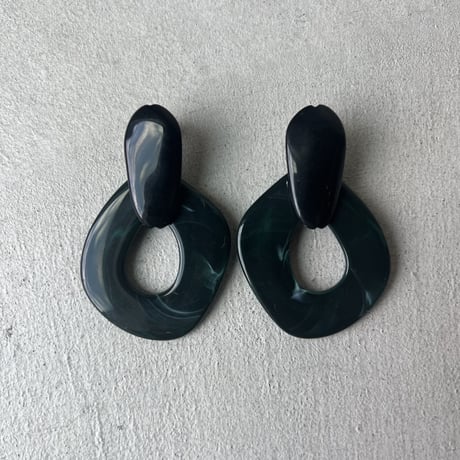 black×green marble pierce earring