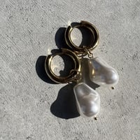《予約販売》gold hoop baroque Pearl pierce