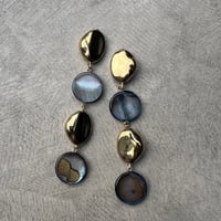 gold gray shell long pieace earring