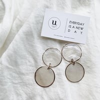 gold shell oval pierce・earring