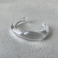 《予約販売》clear uneune bangle
