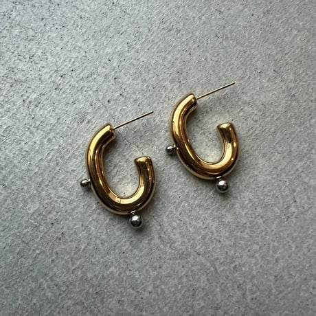 《予約販売》gold hoop pochi pochi silver stone pieace earring