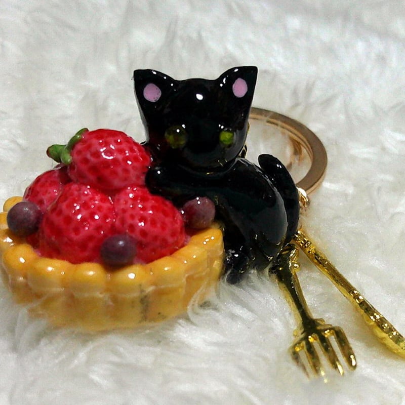 いちごタルト🍓のキーホルダー | 保護ねこカフェ もりねこ