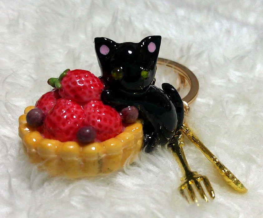 いちごタルト🍓のキーホルダー | 保護ねこカフェ もりねこ