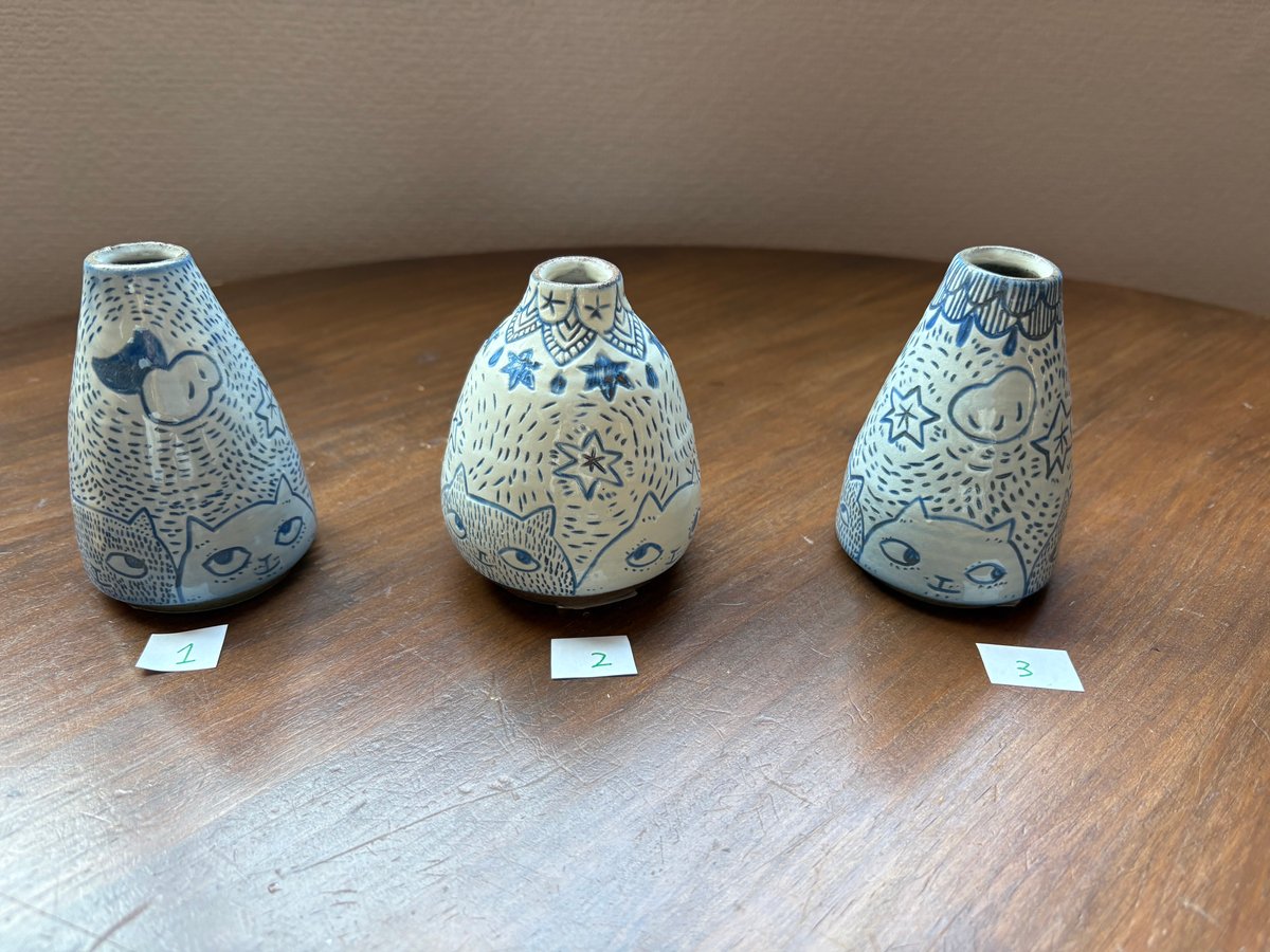 初入荷！アトリエcicadaさんのブルーテラー花入れ | 保護ねこカフェ