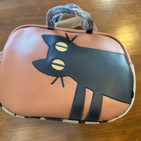 旅がもっと楽しくなる(=^・^=)　「見つめるねこ」のボストンバッグ