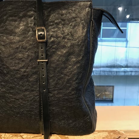 ホースシュリンク　トートバッグ 黒