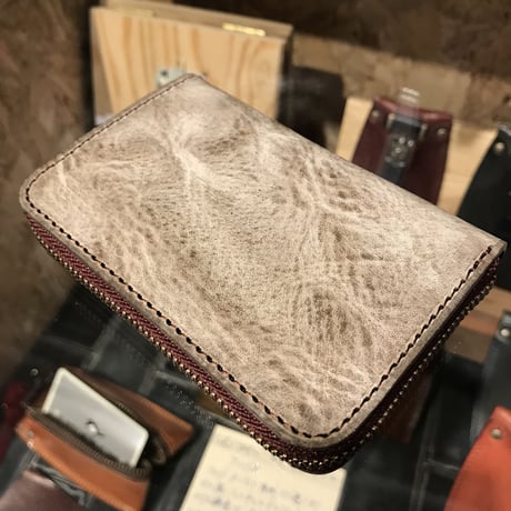 【ラウンドジップ　ラウンドミニ財布】アラスカ×マレンマ赤茶