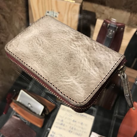 【ラウンドジップ　ラウンドミニ財布】アラスカ×マレンマ赤茶