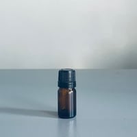 Essential oil bottle_5ml _1本