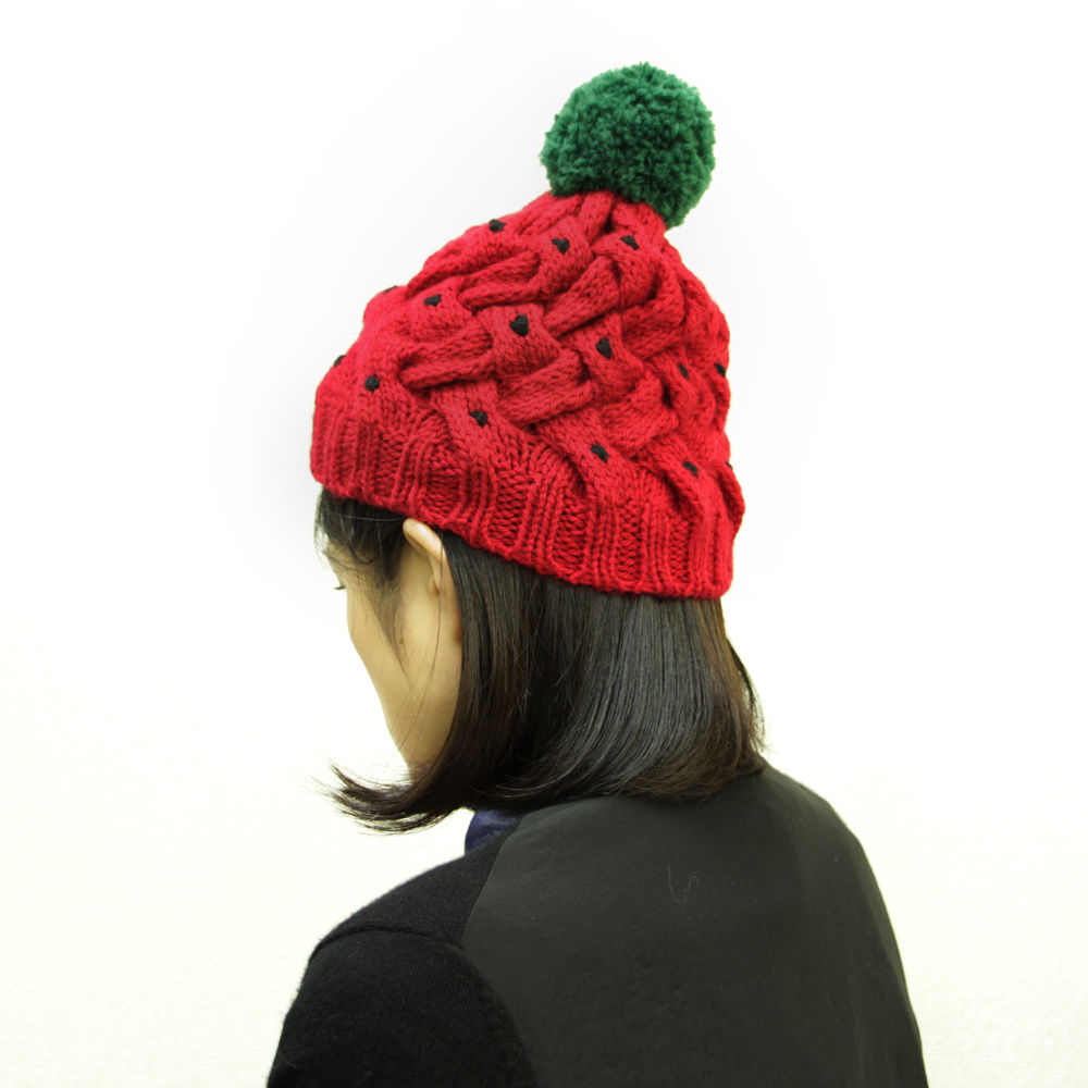 手編み　ニット帽子　ポンポン　お花のフェアアイル フェアアイルの帽子 - 商品 | 日本ヴォーグ社