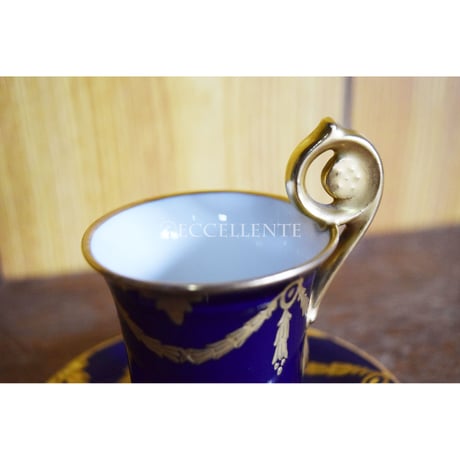 【西洋アンティーク】【磁器工房グロリア】金彩脚付きデミタスカップ＆ソーサー