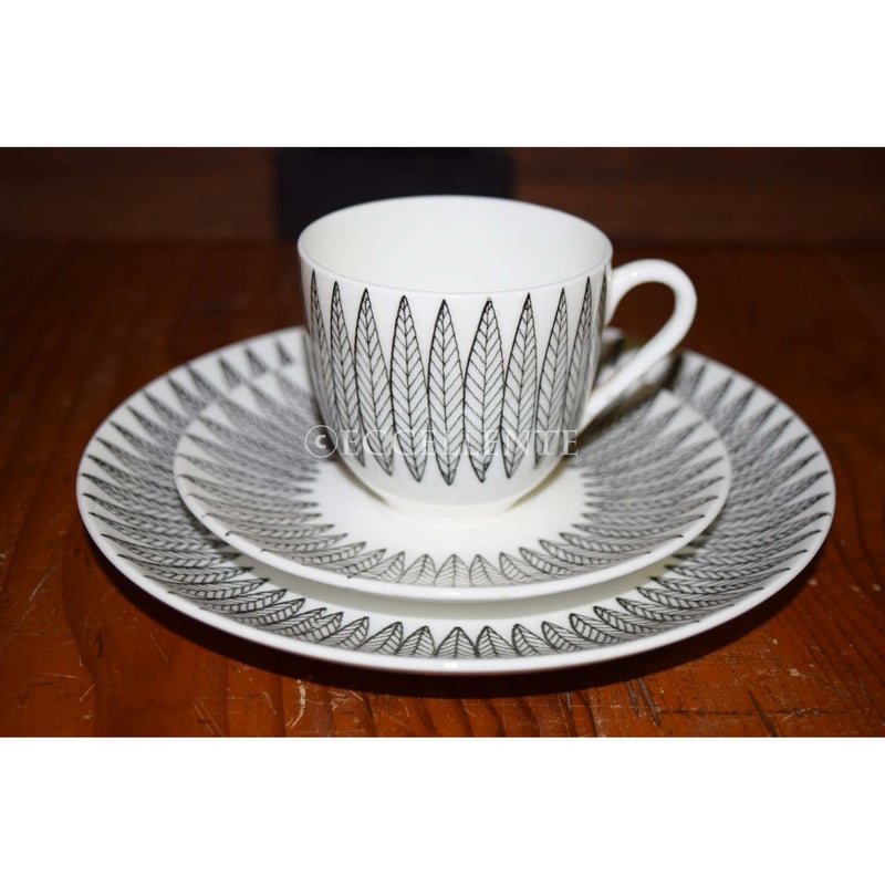 新品　グスタフスベリ　リンドベリ　レッド　サリックス　28cm ２枚 GUSTAVSBERG/グスタフスベリ Salix/サリックス カップ&ソーサー