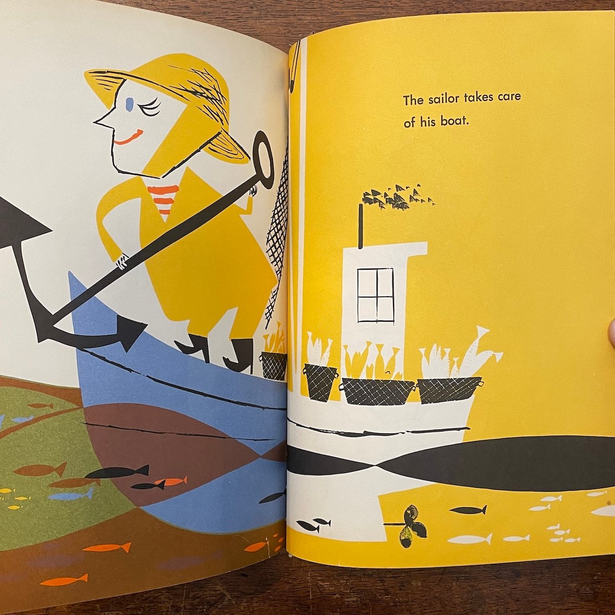 絵本・児童書 The Sun Looks Down Abner Graboff fit=scale-down,w=1200